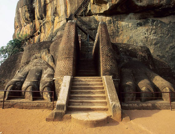 inora-travel-lanka-day-tour-sigiriya